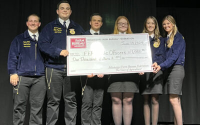 MFBF Awards Scholars and Top Advisor at State FFA Convention